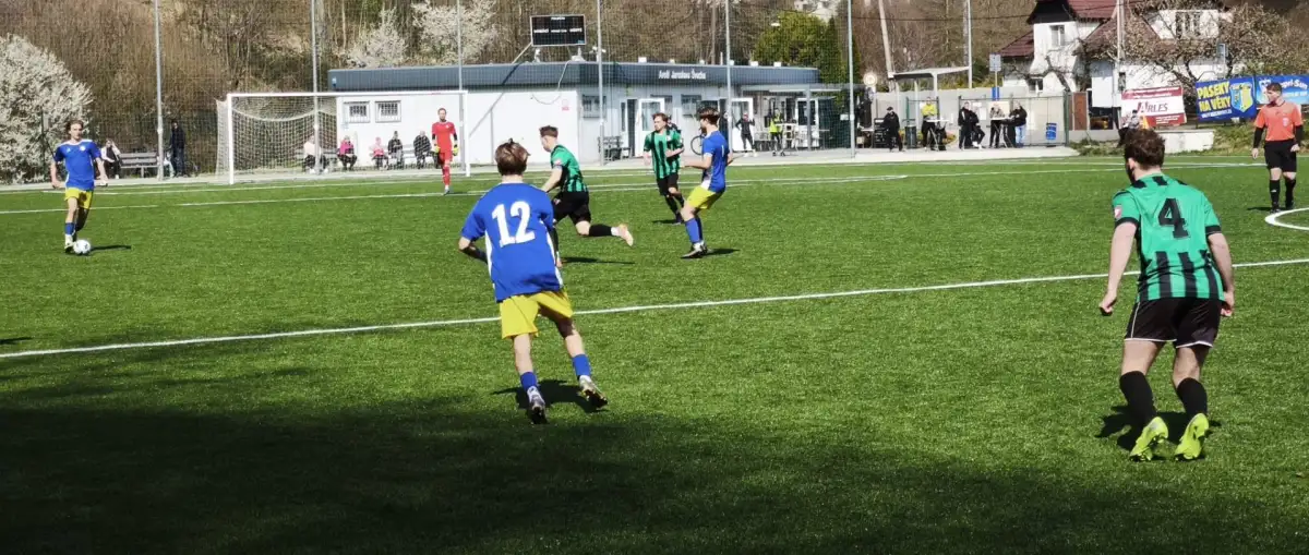 Dorost si poradil v malém derby s Fryštákem 3:0