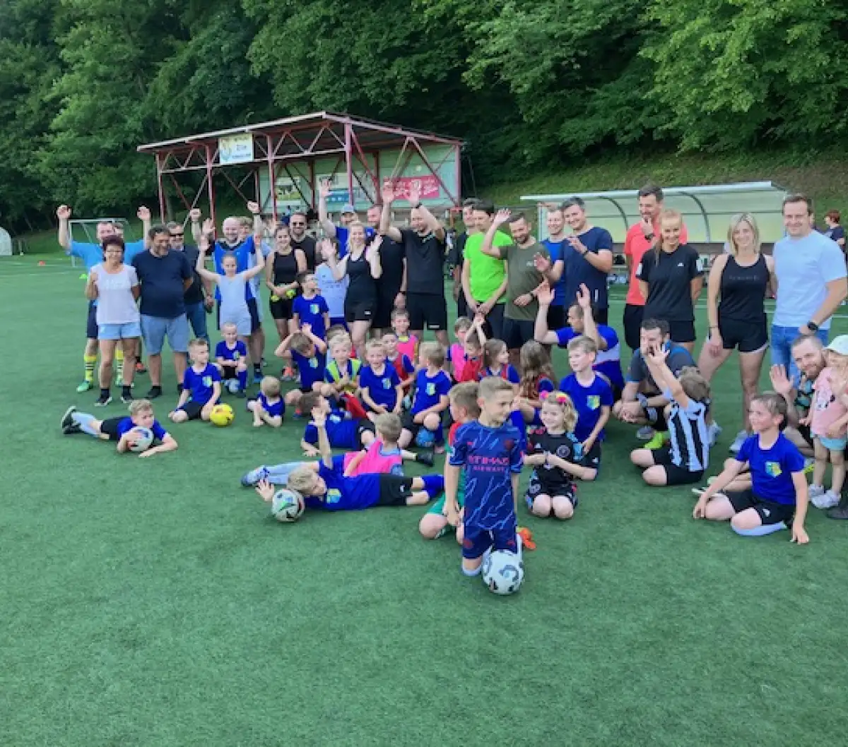 Naši nejmladší fotbalisti ukončili sezónu spolu se svými rodiči
