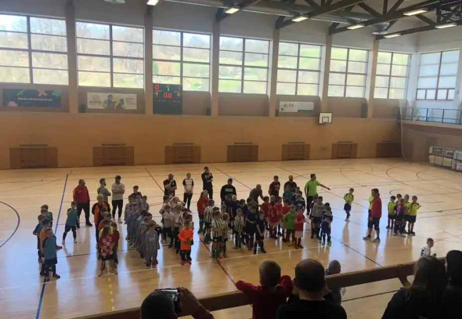 Mladší přípravka na turnaji OFS Zlín v Luhačovicích