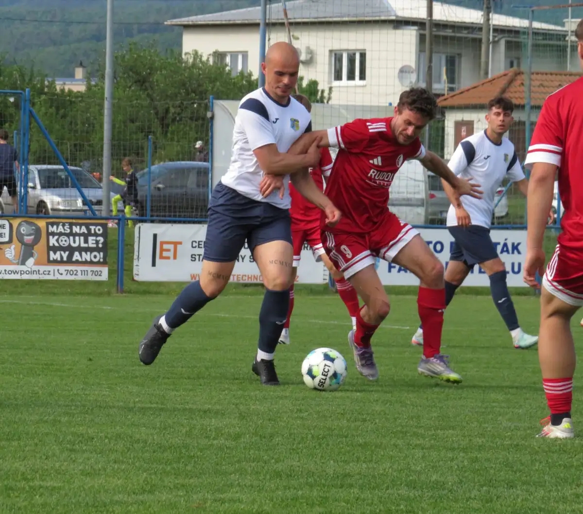 A-tým v utkání o čelo tabulky získal ve Fryštáku bod za remízu 2:2