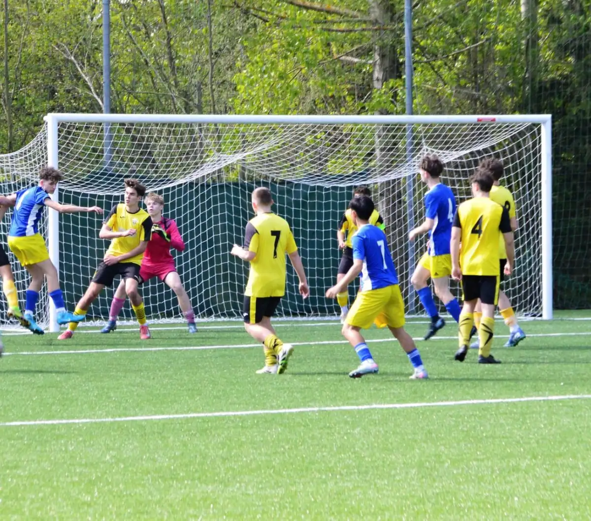 Dorost si doma poradil s nedalekým rivalem z Tečovic 3:0