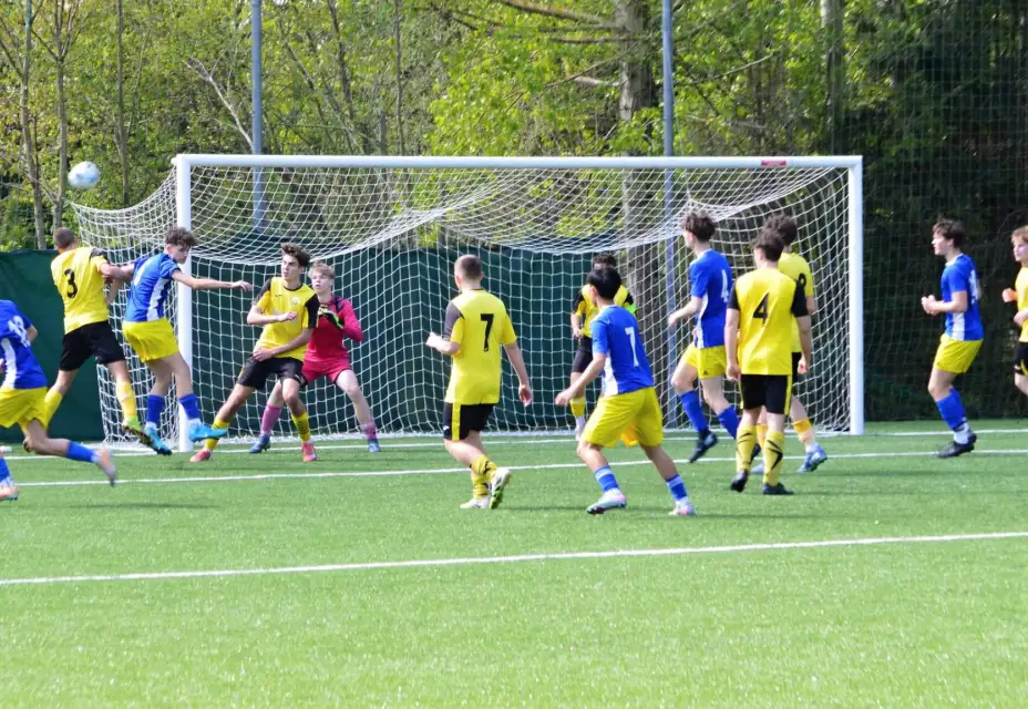 Dorost si doma poradil s nedalekým rivalem z Tečovic 3:0