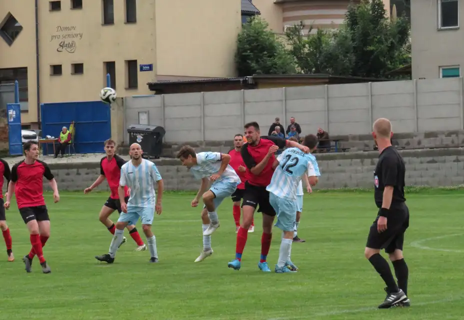 Ačko příšlo o body přísnými penaltami v závěru utkání